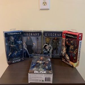 5 figurines never opened